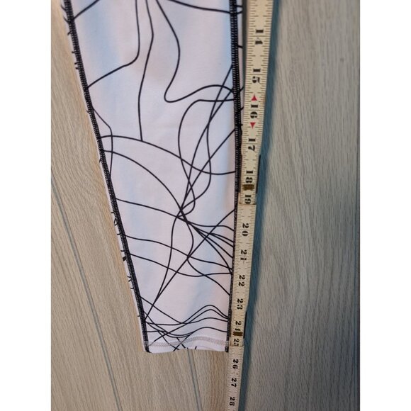 Fabletics High-Rise Mesh Powehold Crop Leggings Abstract Print Black/White XS - Picture 10 of 10